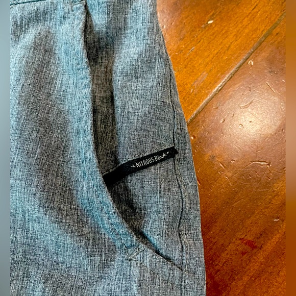 Boys Hybrid Shorts - size 12 charcoal gray - Picture 2 of 4